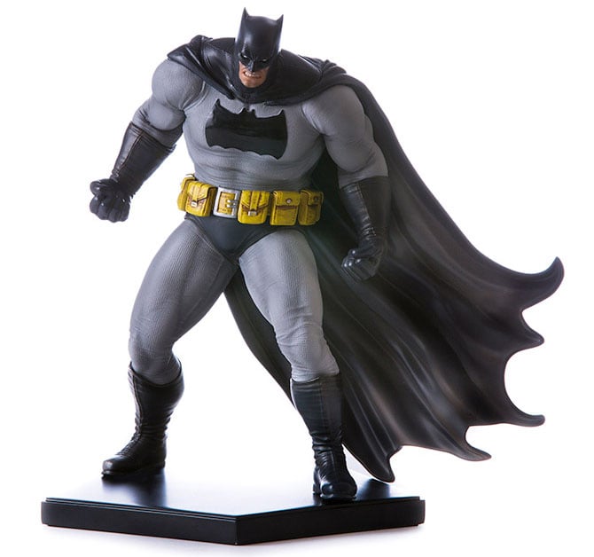 Batman: Arkham Knight Dark Knight 1/10 Art Scale Statue Gallery Image 3