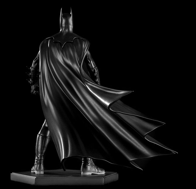 Batman: Arkham Knight Batman (1989) 1/10 Art Scale Statue Gallery Image 7