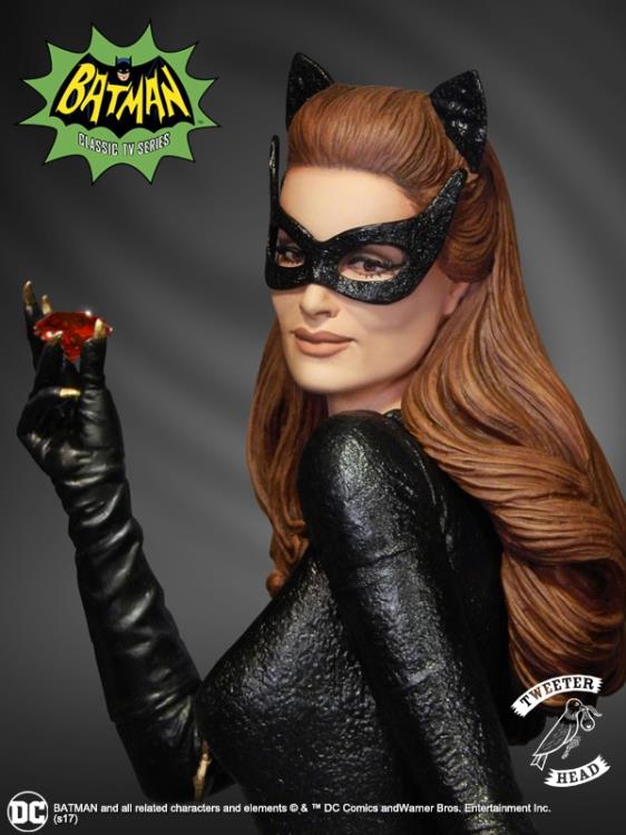 Catwoman Maquette "Ruby Edition" Variant Gallery Image 6