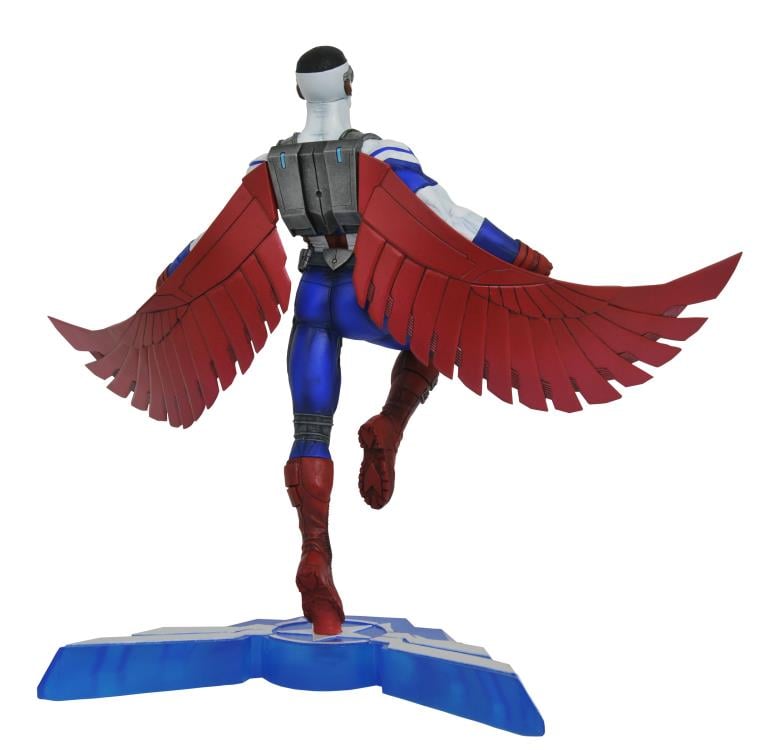 Marvel Gallery Captain America (Sam Wilson) Figure Gallery Image 4