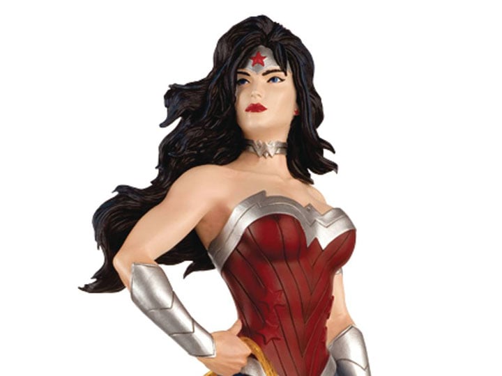 DC Superhero Best of Figure Collection Special Edition Mega Figure - #3 Wonder Woman Gallery Image 1