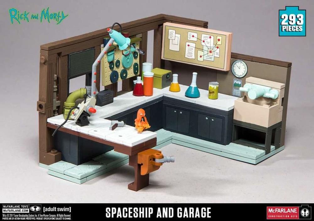 Rick and Morty Spaceship and Garage Large Construction Set Gallery Image 3