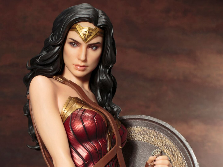 Wonder Woman ArtFX Wonder Woman Statue Gallery Image 1