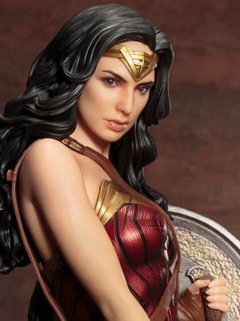 Wonder Woman ArtFX Wonder Woman Statue Gallery Image 2