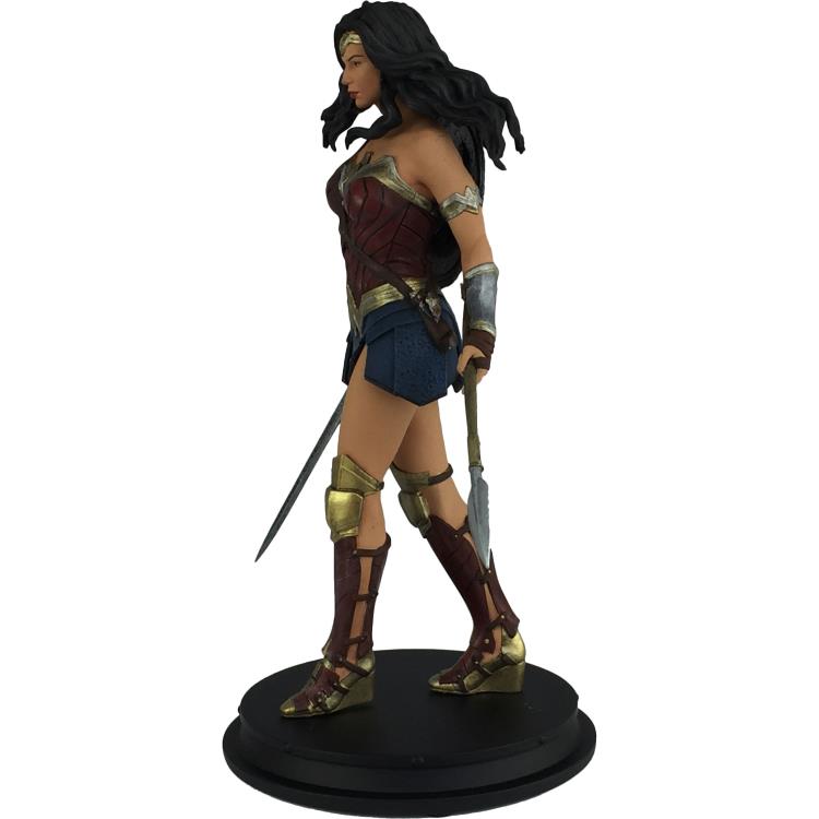 Wonder Woman Statue PX Previews Exclusive Gallery Image 5