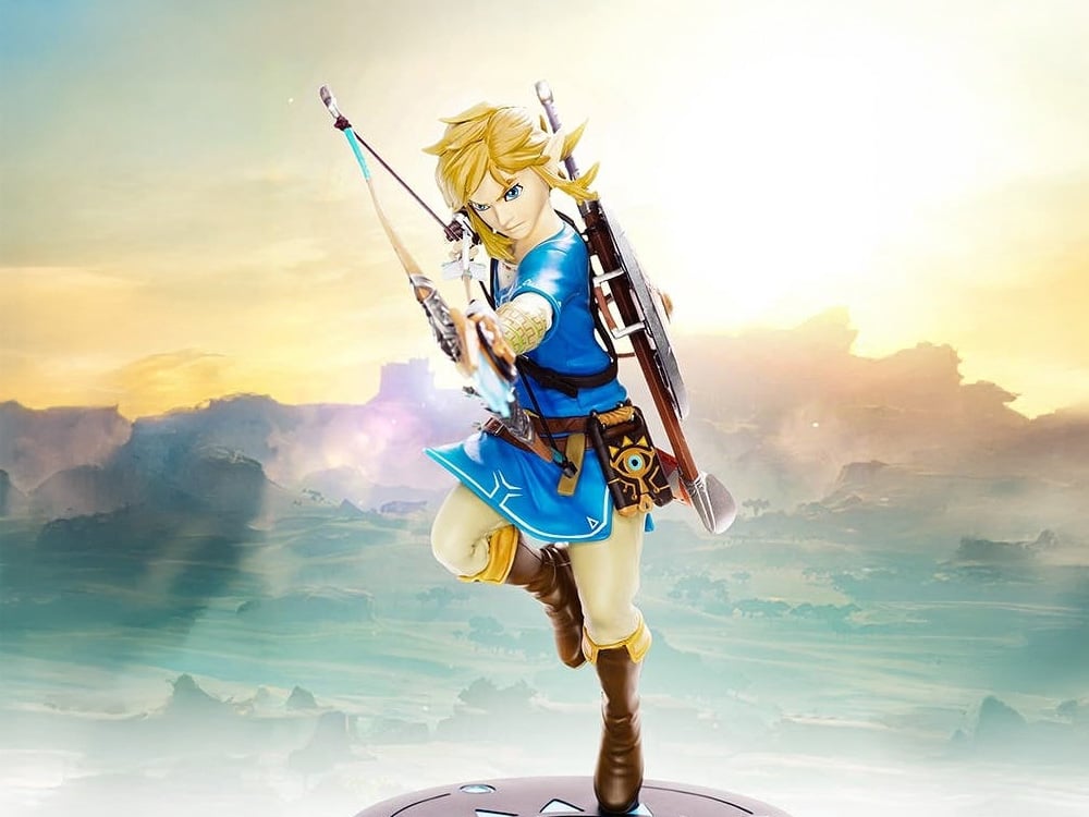 The Legend of Zelda: Breath of the Wild Link Statue Standard Edition Gallery Image 1