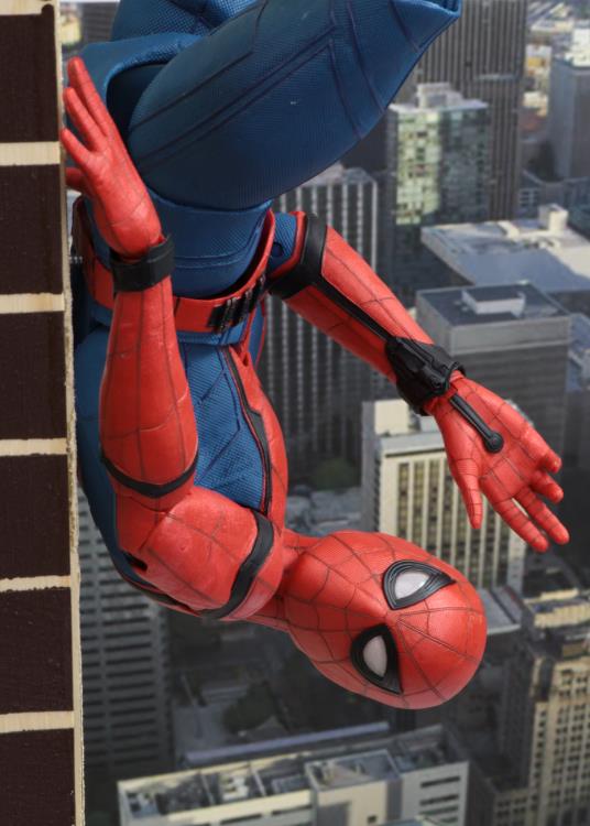 Spider-Man: Homecoming Spider-Man 1/4 Scale Figure Gallery Image 7