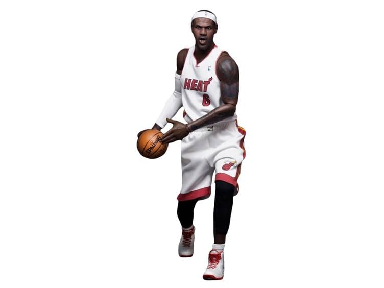 NBA Real Masterpiece LeBron James 1/6 Scale Figure