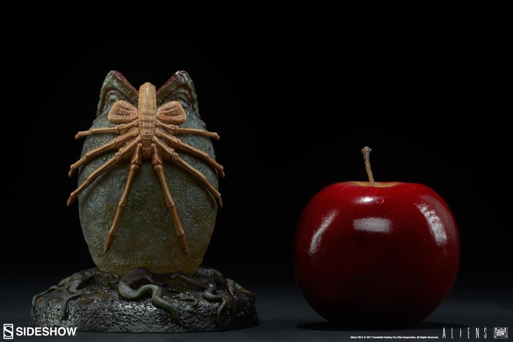 Alien Egg Statue Gallery Image 4