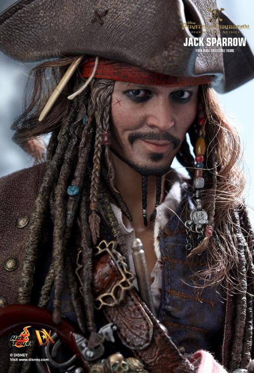 Pirates of the Caribbean: Dead Men Tell No Tales DX15 Jack Sparrow 1/6th Scale Collectible Figure Gallery Image 11