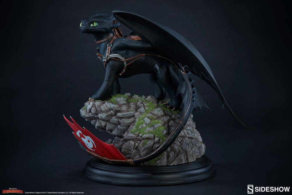 How to Train Your Dragon 2 Toothless Statue Gallery Image 3