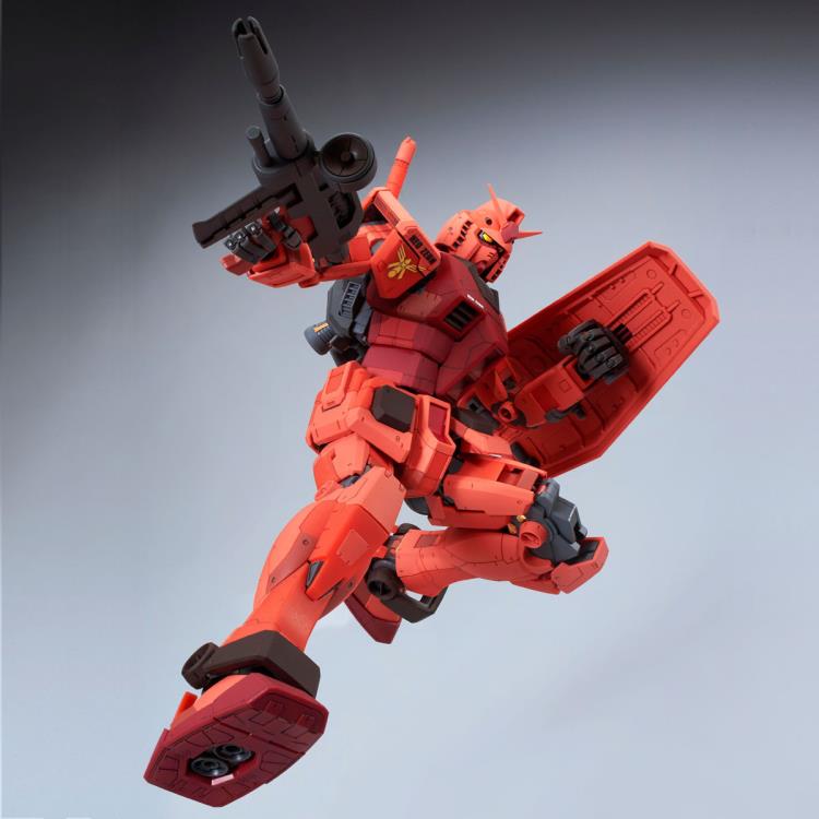 Mobile Suit Gundam: Gihren's Greed: Blood of Zeon MG Casval's Custom Gundam (Ver. 3.0) Exclusive 1/100 Scale Model Kit Gallery Image 6