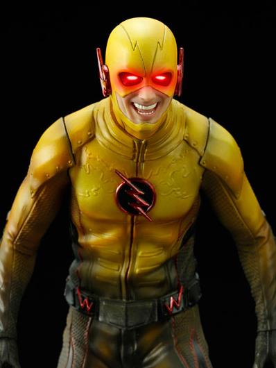 The Flash (TV Series) ArtFX+ Reverse Flash Statue Gallery Image 2