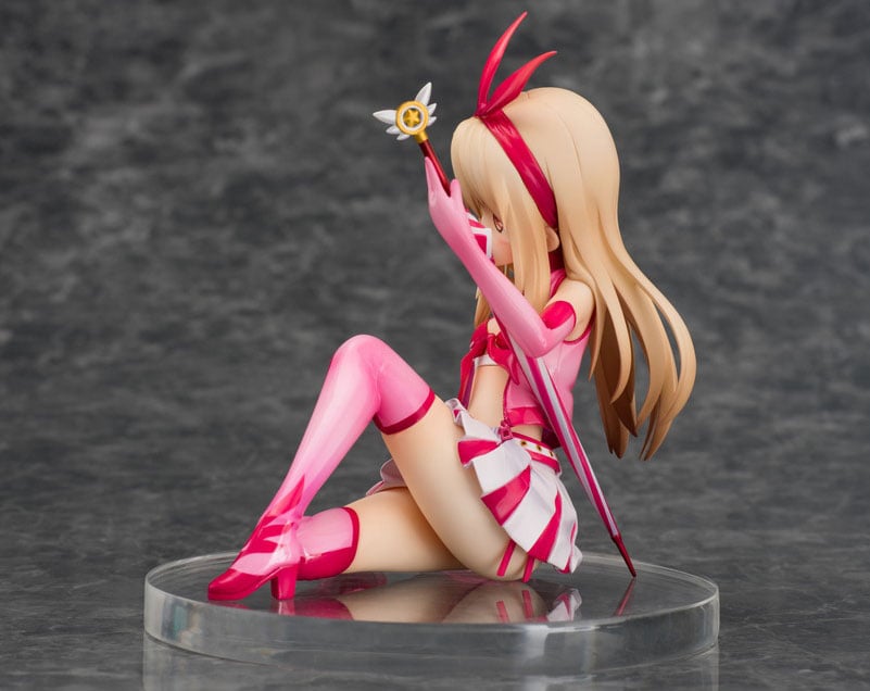 Fate/kaleid Illyasviel Von Einzbern (Priya Racing Ver.) 1/8 Scale Figure Gallery Image 9