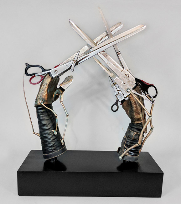 Edward Scissorhands Life-Size Scissorhands Replica Gallery Image 5