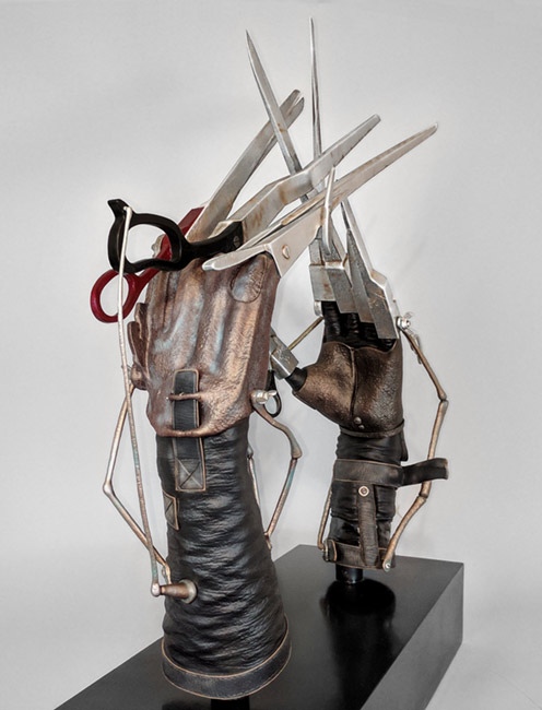 Edward Scissorhands Life-Size Scissorhands Replica Gallery Image 3