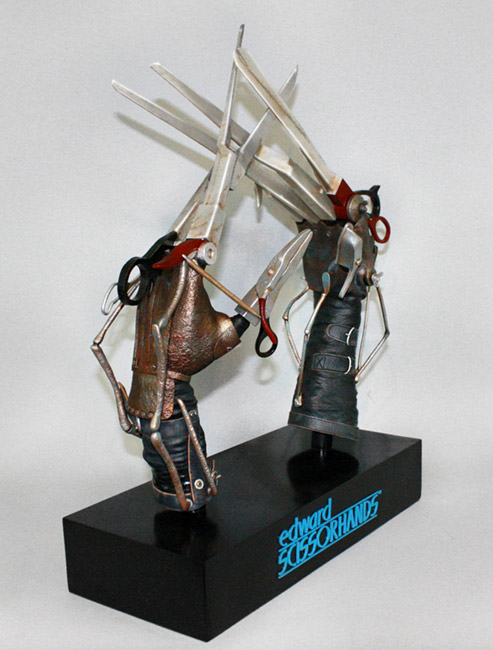 Edward Scissorhands Life-Size Scissorhands Replica Gallery Image 8