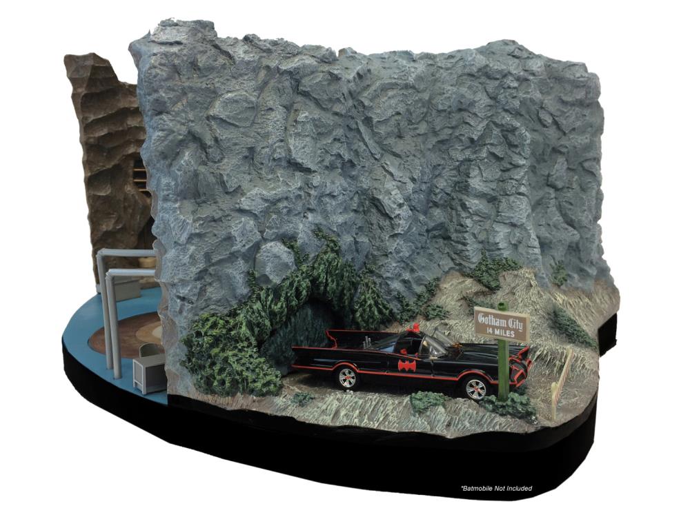 Batman Classic TV Series Batcave 1/50 Scale Desktop Sculpture Gallery Image 5