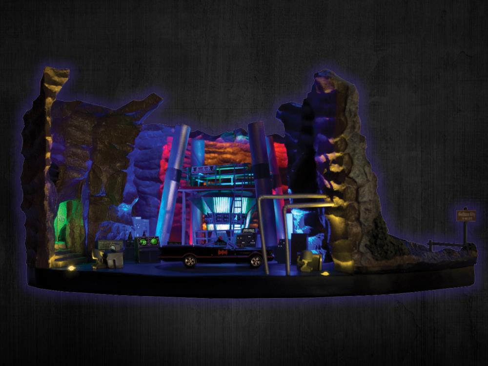 Batman Classic TV Series Batcave 1/50 Scale Desktop Sculpture Gallery Image 14