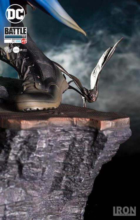 DC Comics Batman vs Bane Battle 1/6 Scale Diorama Gallery Image 12