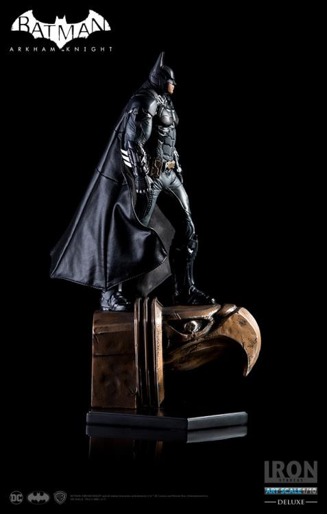 Batman: Arkham Knight Batman (Deluxe) 1/10 Art Scale Statue Gallery Image 4