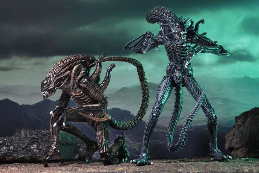 Aliens Ultimate Warrior Alien Set of 2 Figures Gallery Image 4