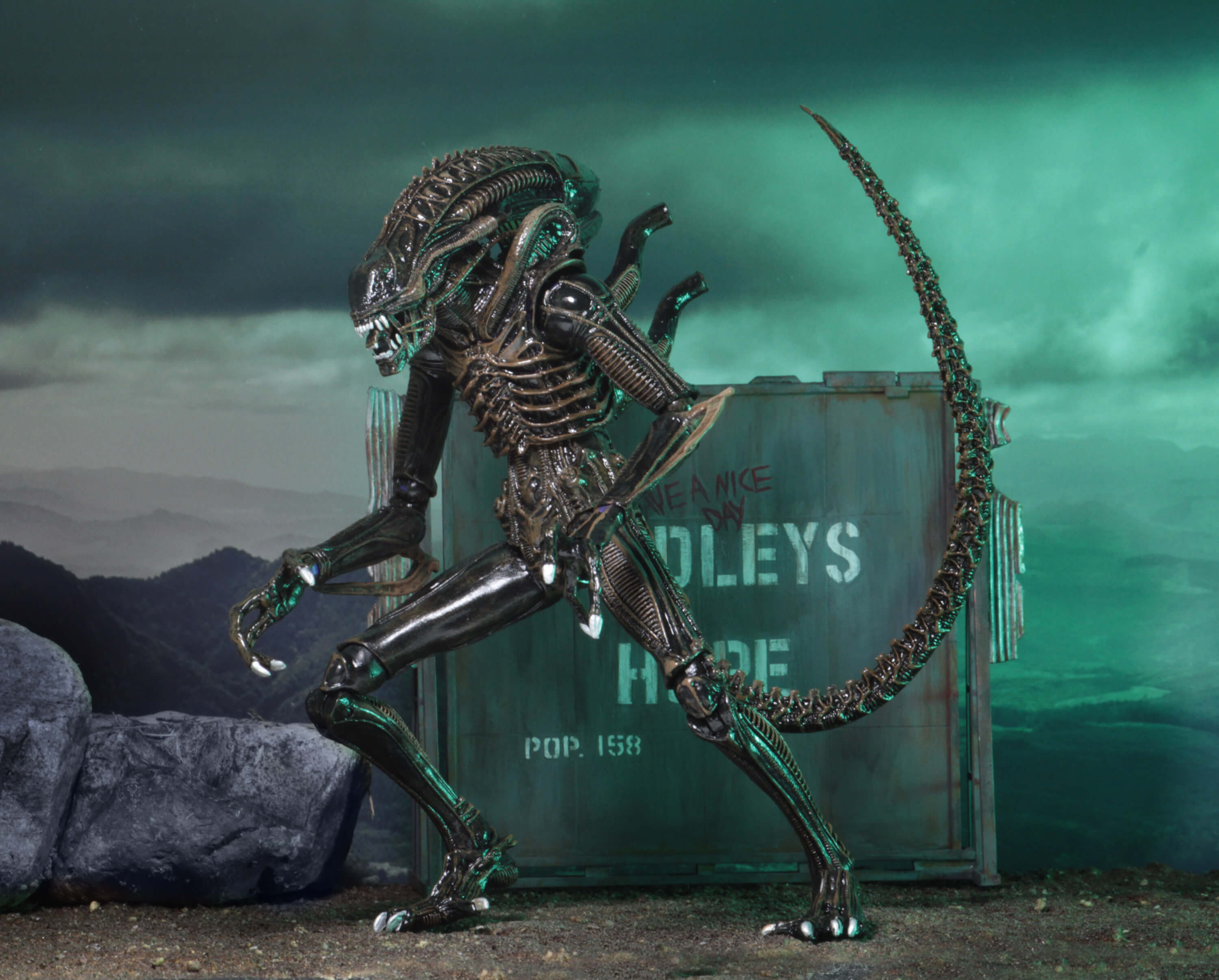 Aliens Ultimate Warrior (Brown) Action Figure