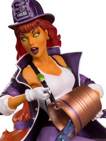 DC Bombshells Starfire Limited Edition Statue Gallery Image 2