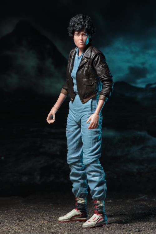 Aliens Series 12 Lt. Ellen Ripley (Bomber Jacket) Figure Gallery Image 3