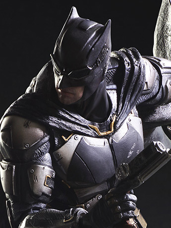 Justice League Play Arts Kai Batman (Tactical Suit Ver.) Gallery Image 2