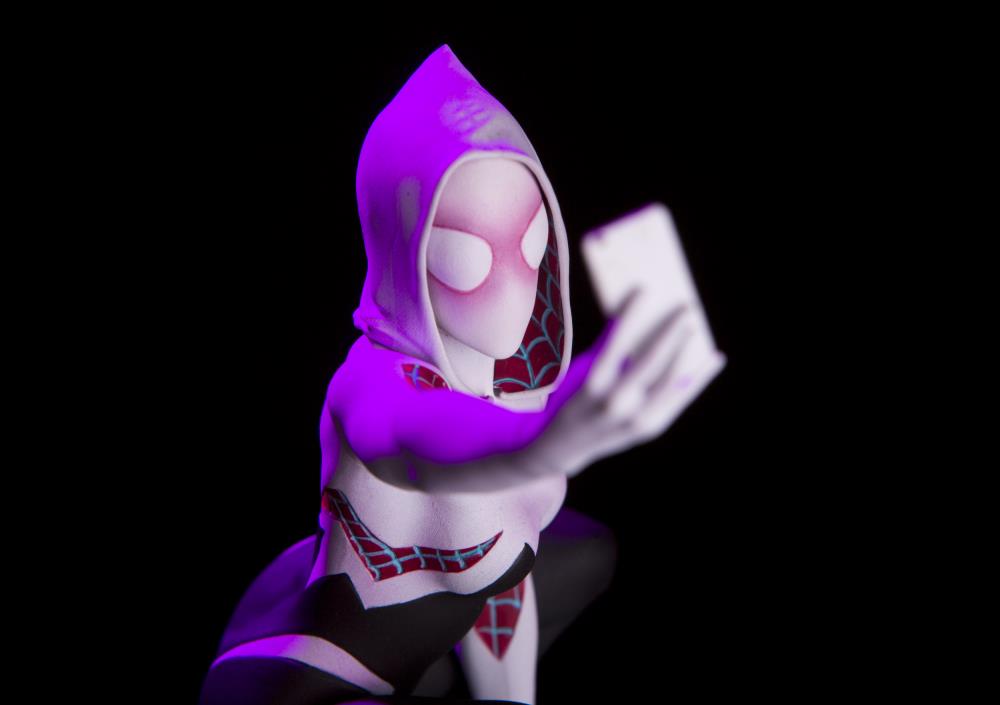 Marvel Spider-Gwen Statue Gallery Image 10