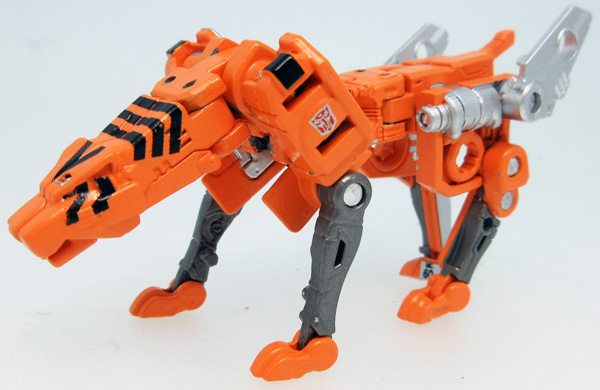 Transformers Masterpiece MP-15/16-E Cassettebot Vs Cassettetron Set Exclusive (With Collector Coin) Gallery Image 8
