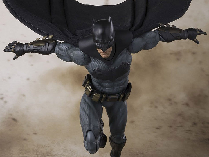 Justice League S.H.Figuarts Batman Gallery Image 1