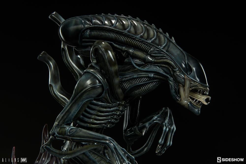 Aliens Alien Warrior Statue Gallery Image 9