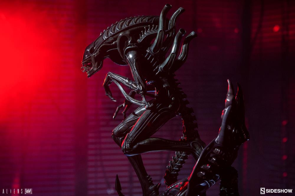 Aliens Alien Warrior Statue Gallery Image 13