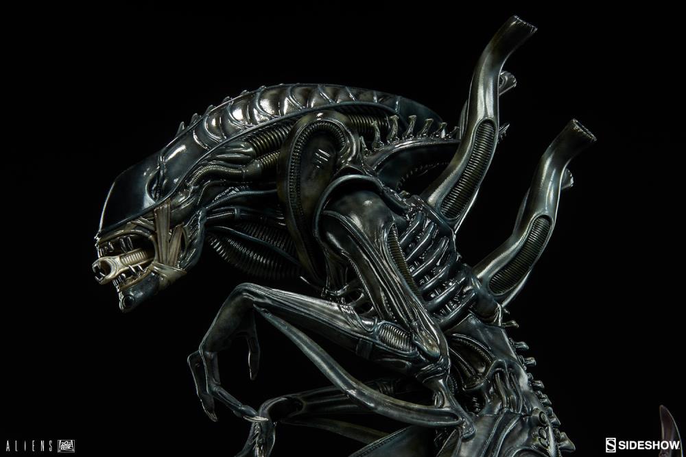 Aliens Alien Warrior Statue Gallery Image 11