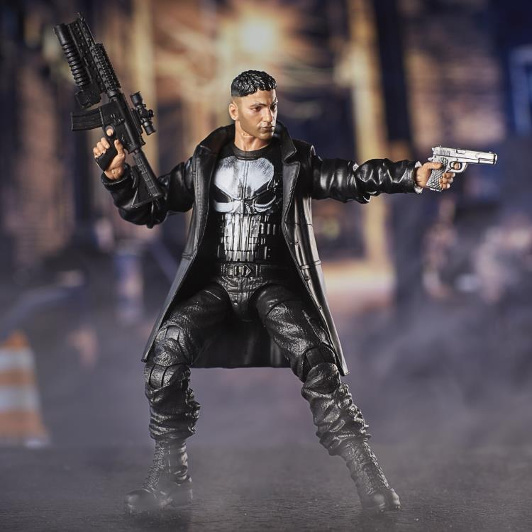 Daredevil Marvel Legends Punisher (Man-Thing BAF) Gallery Image 6