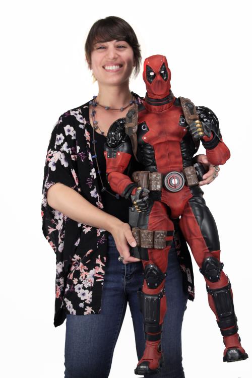 Marvel Classics Deadpool 1/2 Scale Figure Gallery Image 5