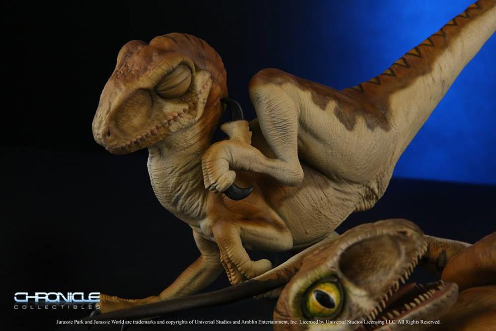 Jurassic Park Crash McCreery's Baby Raptors 1/1 Scale Statue Gallery Image 5