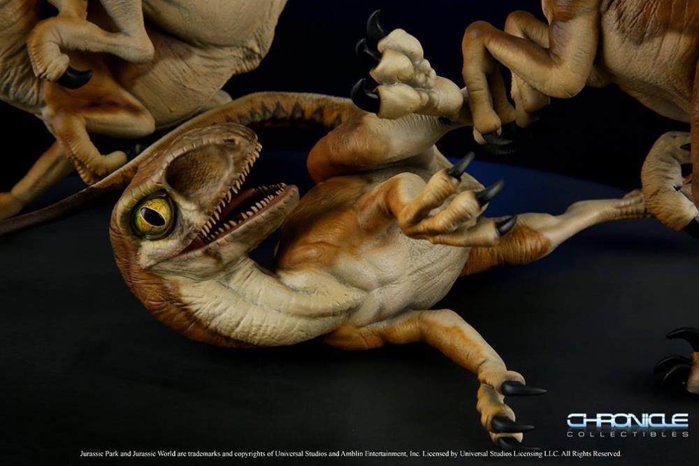 Jurassic Park Crash McCreery's Baby Raptors 1/1 Scale Statue Gallery Image 4