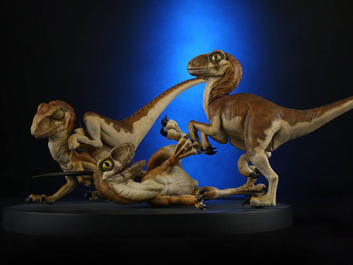 Jurassic Park Crash McCreery's Baby Raptors 1/1 Scale Statue Gallery Image 1