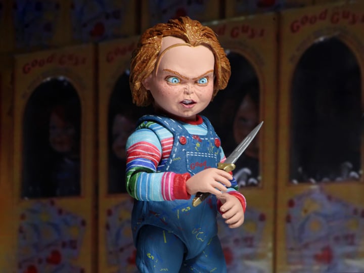 Child's Play Ultimate Chucky Figure Gallery Image 1