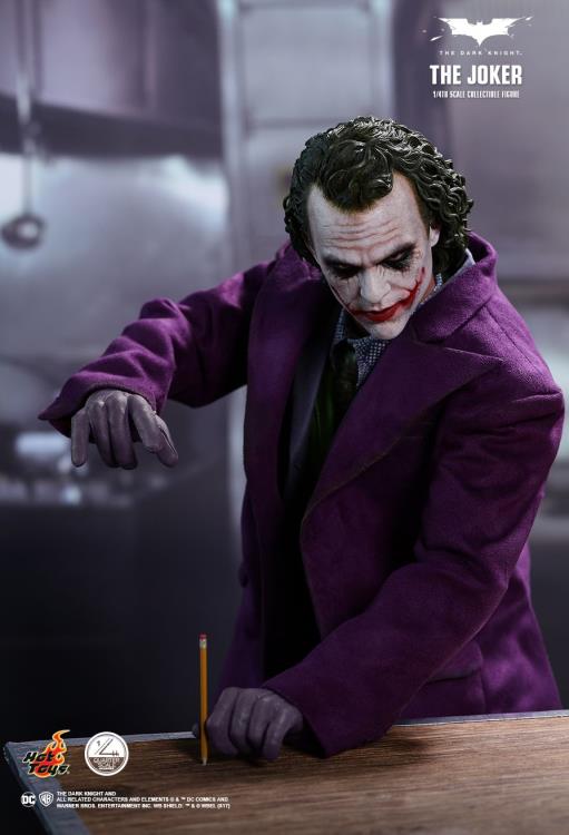 The Dark Knight QS010 The Joker 1/4th Scale Collectible Figure Gallery Image 12
