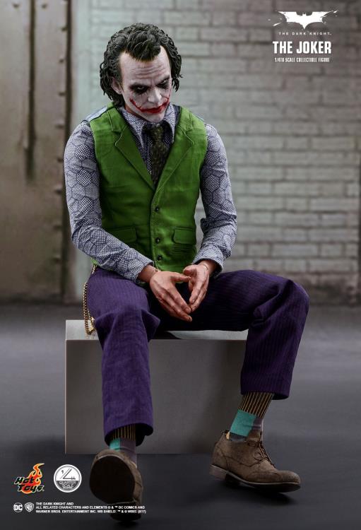 The Dark Knight QS010 The Joker 1/4th Scale Collectible Figure Gallery Image 7