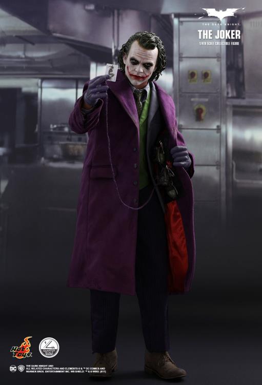 The Dark Knight QS010 The Joker 1/4th Scale Collectible Figure Gallery Image 4