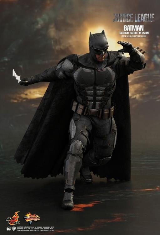 Justice League MMS432 Batman (Tactical Batsuit Ver.) 1/6th Scale Collectible Figure Gallery Image 5