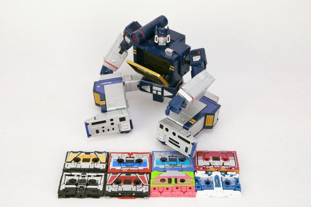 R-01 Durden & Barney Gallery Image 9