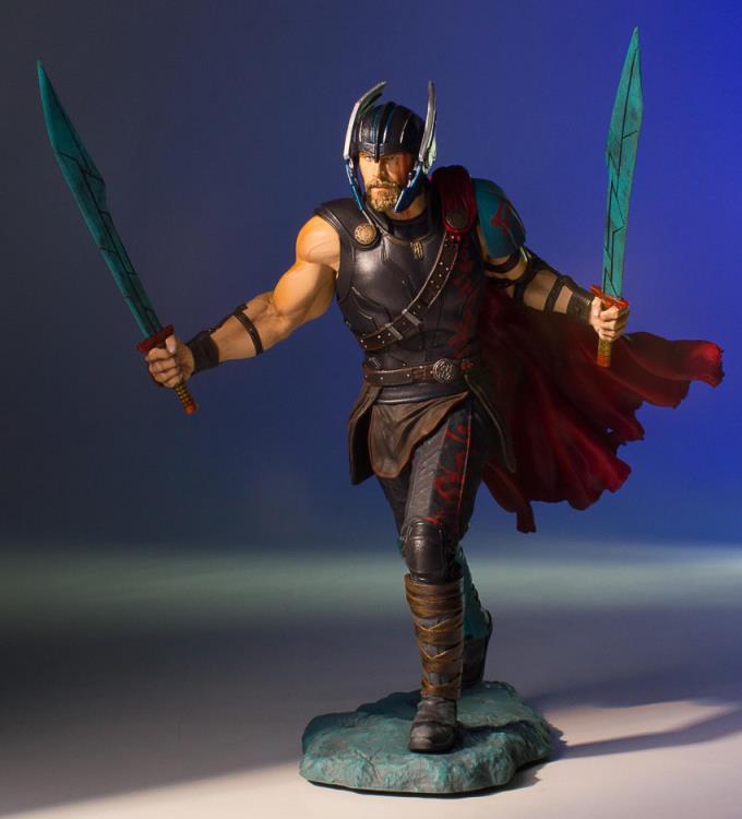 Thor: Ragnarok Collector's Gallery Thor Statue Gallery Image 3