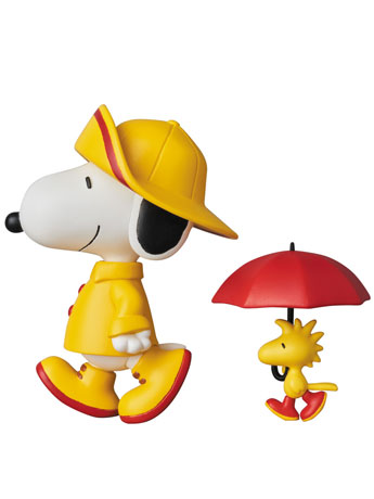 Peanuts Ultra Detail Figure No.377 Raincoat Snoopy & Woodstock Gallery Image 2