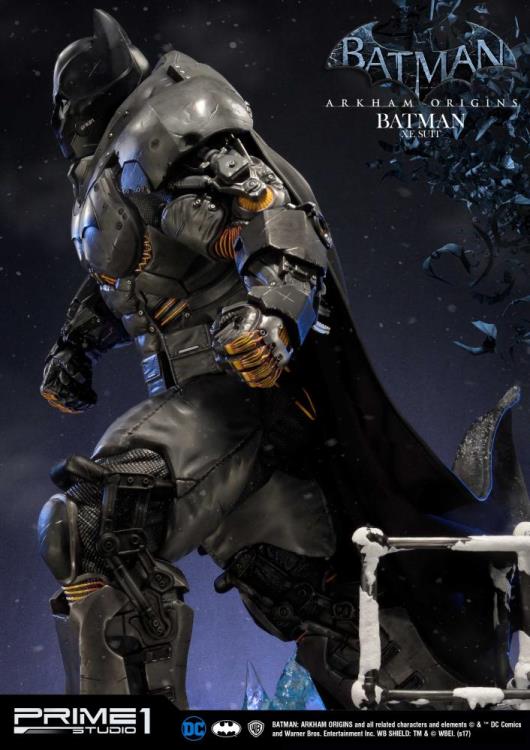 Batman: Arkham Origins Museum Masterline Batman (XE Suit) Statue Gallery Image 9